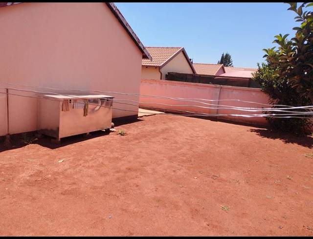 2 BEDROOM HOUSE FOR SALE IN SOSHANGUVE EAST